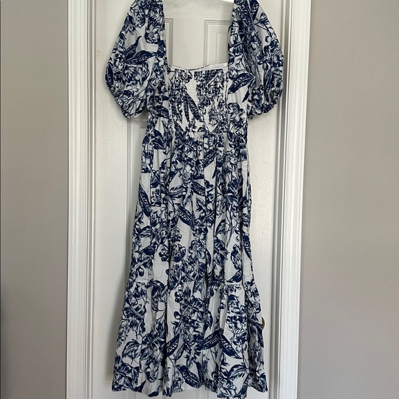 Abercrombie & Fitch Emerson Poplin Puff Sleeve Midi Dress - Picture 9 of 16